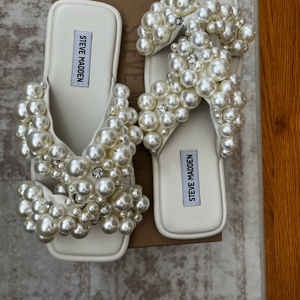 Steve Madden Women's Pearl Embellished White Sandals